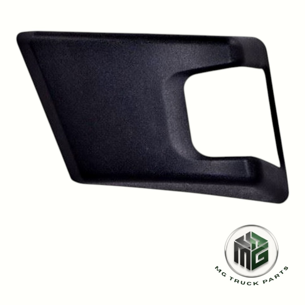 VOLVO SİNYAL LAMBA ÇERÇEVESİ FH V4-FM V4-FMX SAĞ (OEM: 82421312)