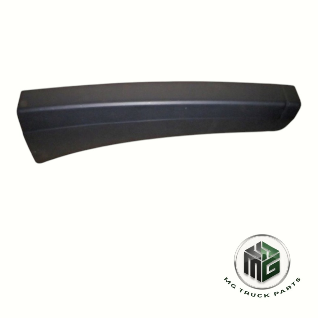 MAN ÇAMURLUK ÜST KAPAĞI ÖN F2000 SAĞ 350mm (OEM: 81615105162)